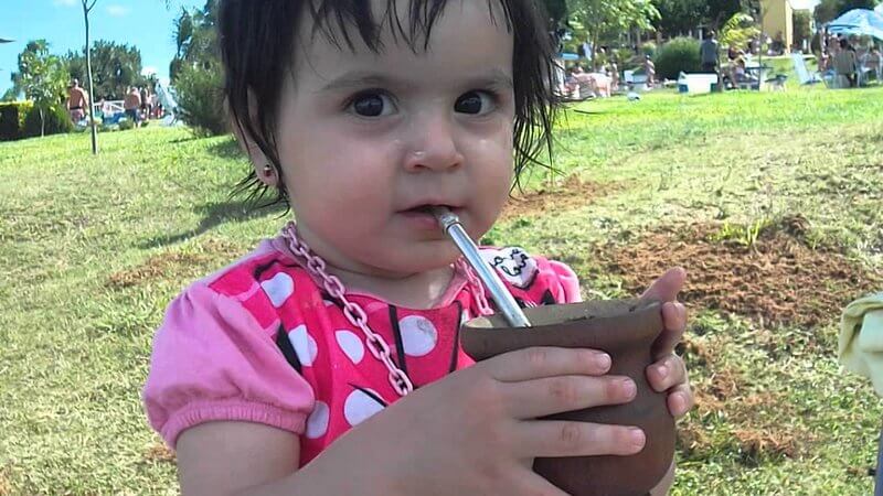 ¿ Los Niños pueden tomar mate ? ¿ Los Niños pueden tomar mate ?