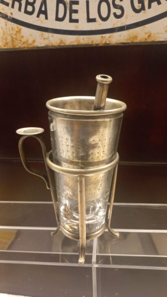 Mate higiénico. Reliquia del Museo del Mate de los años 1930-1940 1 mate higienico